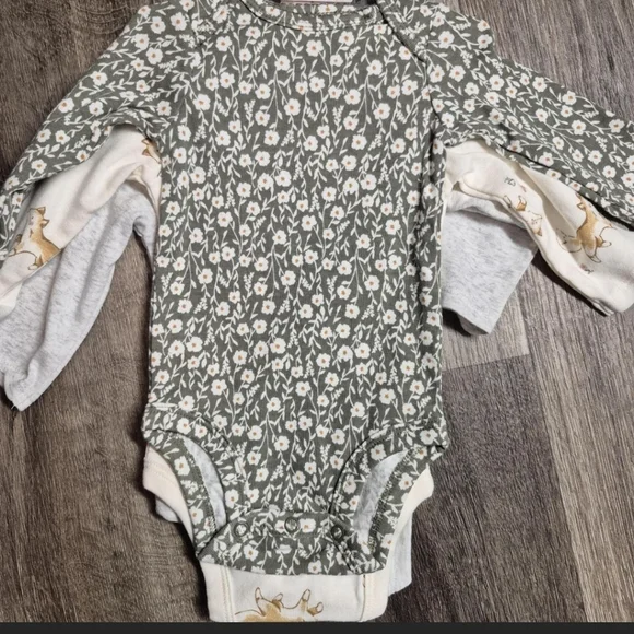 Carter's Gray and Green Fox Print Baby Bodysuit Set Size 3 Months NWT - Picture 4 of 4